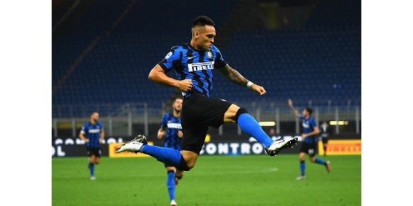 Publiczność nie może się doczekać pojedynku dwóch niebieskich i czarnych drużyn w 38. kolejce Serie A